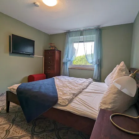 Smucke Reethus - Eg * Born